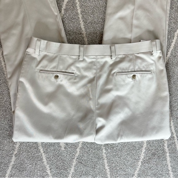 Dockers Classic Fit Pleated Front Tan Khaki Chinos - Picture 2 of 5